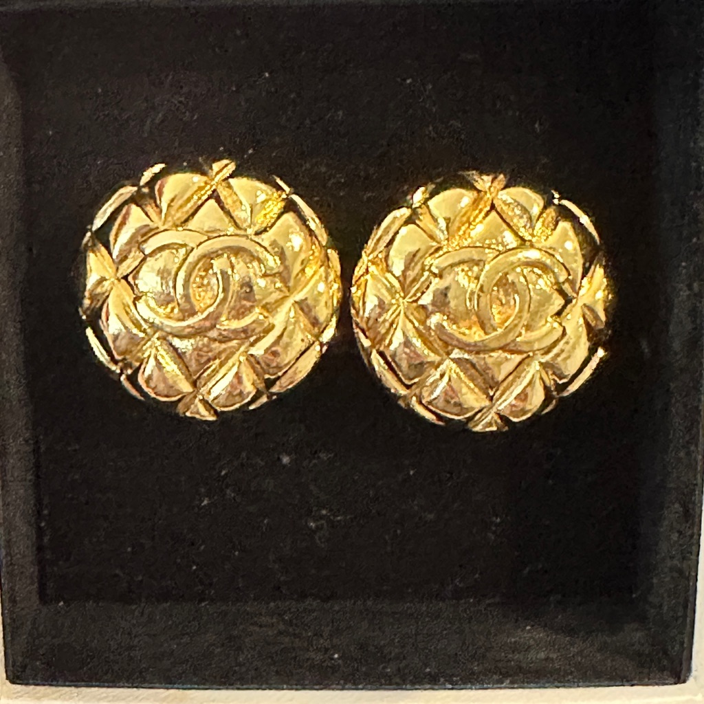 Vintage Authentic Chanel Quilted Logo Double Cc Clip-On Earrings